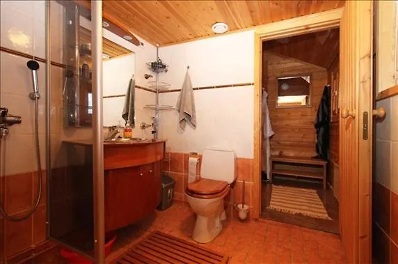 木屋 Lomamoekki Tahkon Kolo